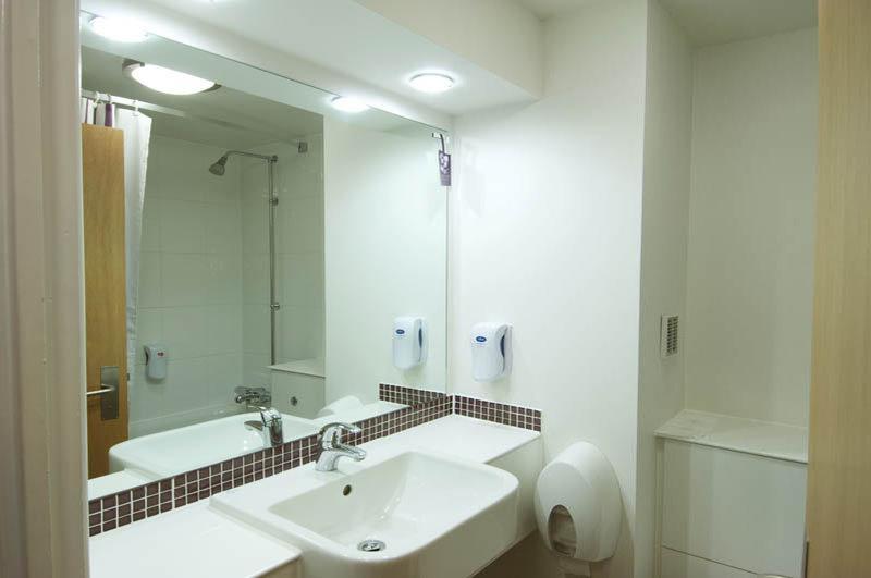 Premier Inn Huntingdon Exteriör bild