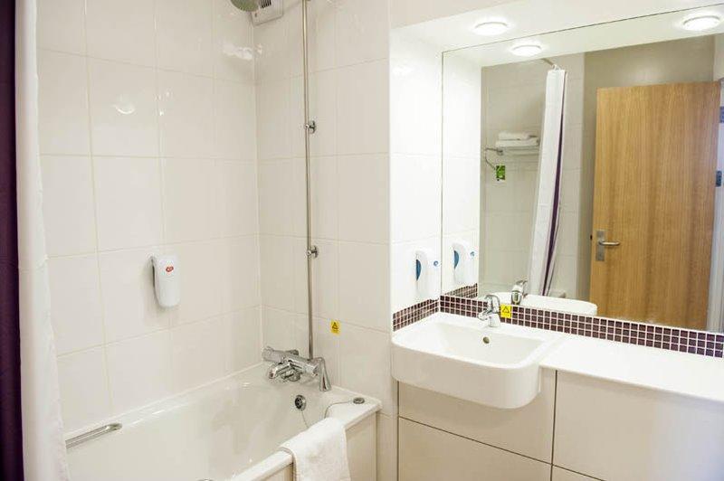 Premier Inn Huntingdon Exteriör bild