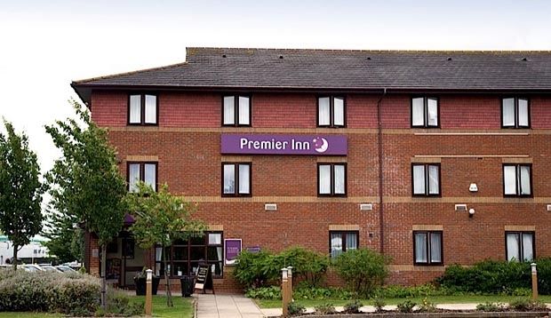 Premier Inn Huntingdon Exteriör bild